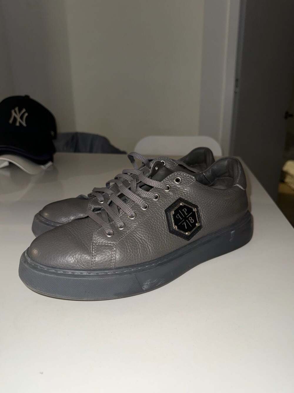 Philipp Plein Men's Grey Hexagon Logo Leather Low-Top Sneakers Size 44